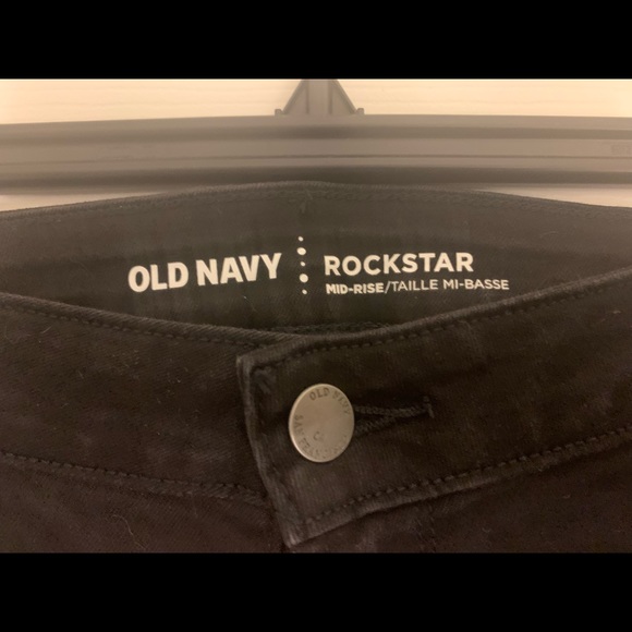 Black Old Navy Rockstar jeans - Picture 6 of 6